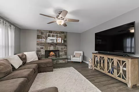 4713 Oregon Trl, Mchenry, IL 60050 photo 11