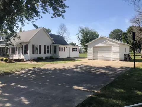 207 W 5th St, Mcnabb, IL 61335 photo 2