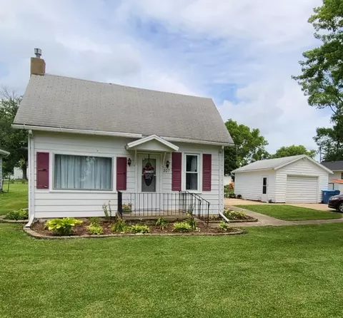 207 W 5th St, Mcnabb, IL 61335