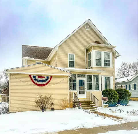 212 W Jackson St, Morris, IL 60450