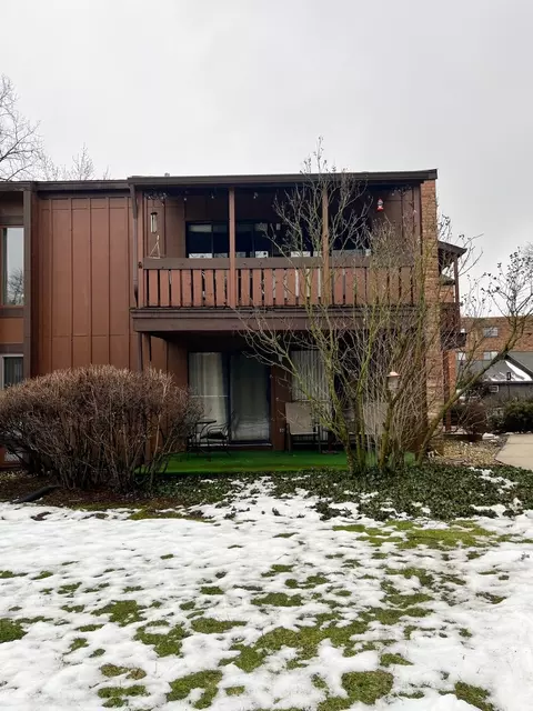 1 S055 Spring Rd #1A, Oakbrook Terrace, IL 60181