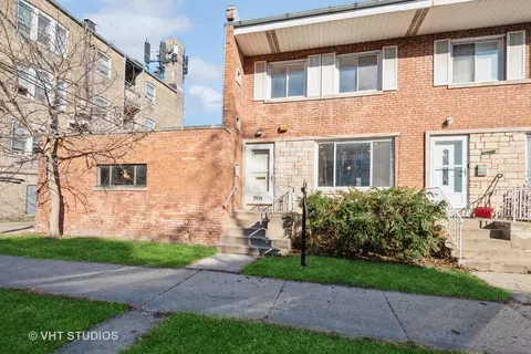2910 W Arthur Ave, Chicago, IL 60645