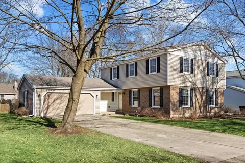 Exterior - 1649 Apache Dr, Naperville, IL 60563 photo 3 of 9