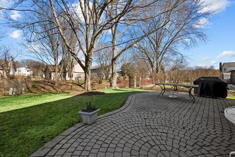 Exterior - 1649 Apache Dr, Naperville, IL 60563 photo 5 of 9