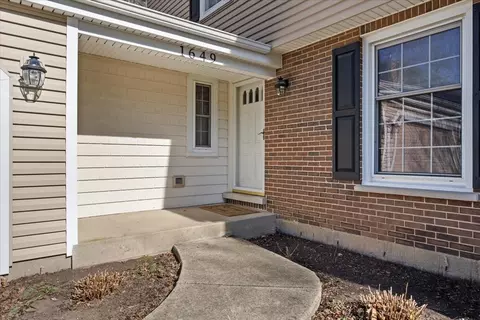 Exterior - 1649 Apache Dr, Naperville, IL 60563 photo 4 of 9