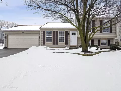 1229 Portchester Cir, Carol Stream, IL 60188