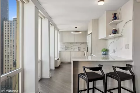 111 E Chestnut St #25C, Chicago, IL 60611 photo 14