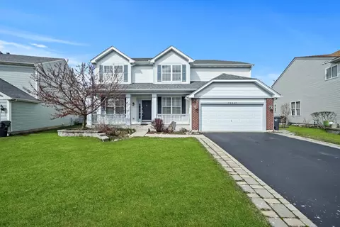 39440 Castleford Ln, Beach Park, IL 60083