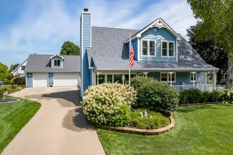 2710 5th St, Winthrop Harbor, IL 60096