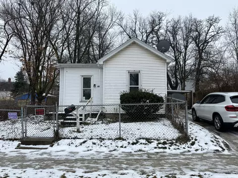 912 W Front St, Bloomington, IL 61701 photo 1