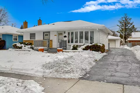 325 Emmerson Ave, Itasca, IL 60143