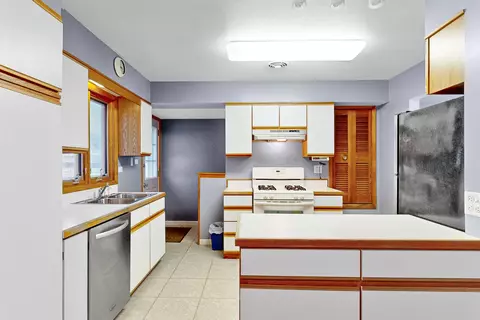 325 Emmerson Ave, Itasca, IL 60143 photo 3