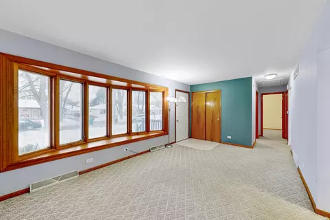 325 Emmerson Ave, Itasca, IL 60143 photo 6