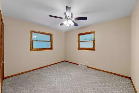 325 Emmerson Ave, Itasca, IL 60143 photo 9