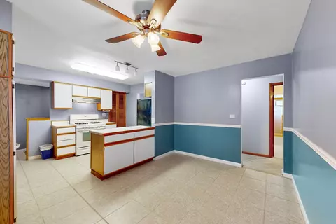 325 Emmerson Ave, Itasca, IL 60143 photo 5