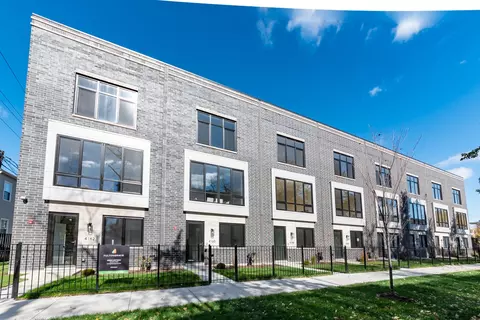 4162 W Cullom Ave, Chicago, IL 60641