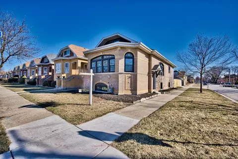 2447 Oak Park Ave, Berwyn, IL 60402
