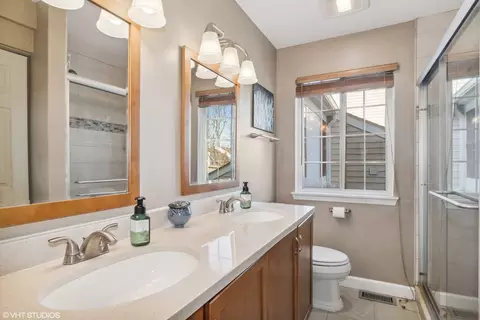 Bath - 1545 Spaulding Rd, Bartlett, IL 60103 photo 2 of 3