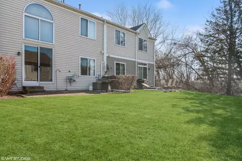 Exterior - 1545 Spaulding Rd, Bartlett, IL 60103 photo 3 of 4