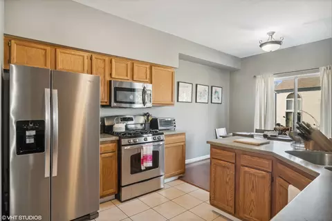 Kitchen - 1545 Spaulding Rd, Bartlett, IL 60103 photo 1 of 2