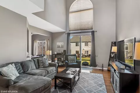 Living - 1545 Spaulding Rd, Bartlett, IL 60103 photo 1 of 3