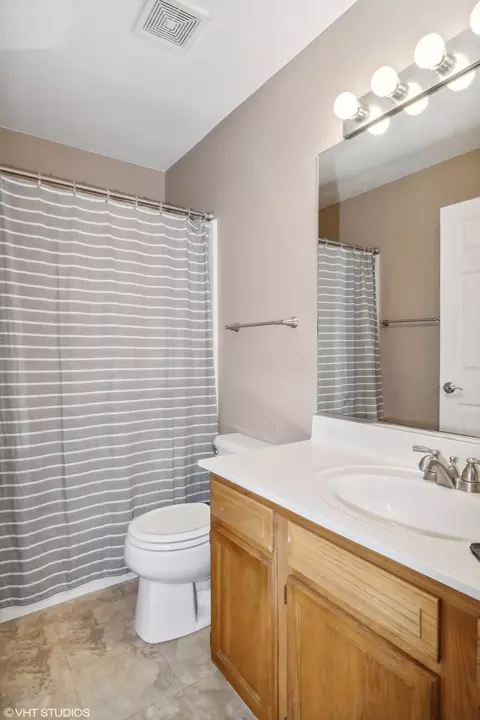 Bath - 1545 Spaulding Rd, Bartlett, IL 60103 photo 3 of 3
