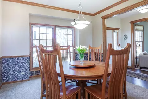 Dining - 1603 Stoddard Ave, Wheaton, IL 60187 photo 2 of 4