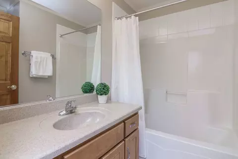 Bath - 1603 Stoddard Ave, Wheaton, IL 60187 photo 4 of 4