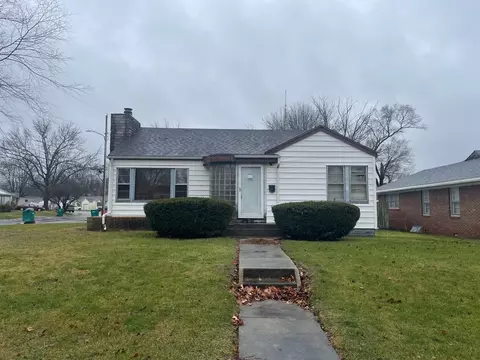 817 Oklahoma Ave, Mattoon, IL 61938 photo 2
