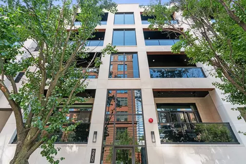236 S Green St #3S, Chicago, IL 60607