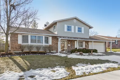 3970 Winston Dr, Hoffman Estates, IL 60192