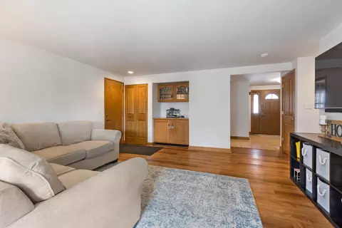 3970 Winston Dr, Hoffman Estates, IL 60192 photo 11