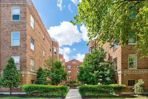619 Washington Blvd #2E, Oak Park, IL 60302
