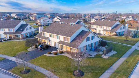 9306 142nd St, Orland Park, IL 60462