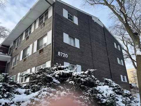 8720 Skokie Blvd #3EN, Skokie, IL 60077