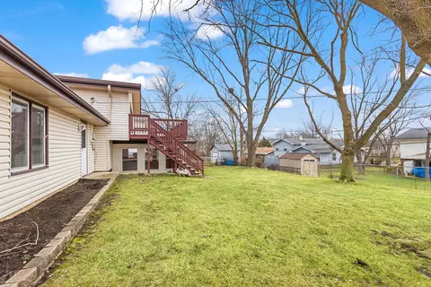 Exterior - 1095 Hassell Rd, Hoffman Estates, IL 60169 photo 4 of 6