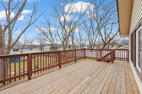 Exterior - 1095 Hassell Rd, Hoffman Estates, IL 60169 photo 3 of 6