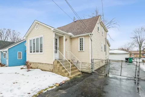 7530 Odell Ave, Bridgeview, IL 60455