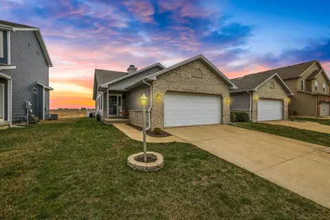 3412 Boulder Ridge Dr, Champaign, IL 61822