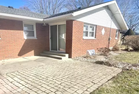 913 E Locust St, Ladd, IL 61329 photo 3