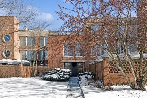 5030 Arbor Ln, Northfield, IL 60093