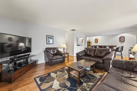 Living - 378 S Wolf Rd, Wheeling, IL 60090 photo 6 of 7