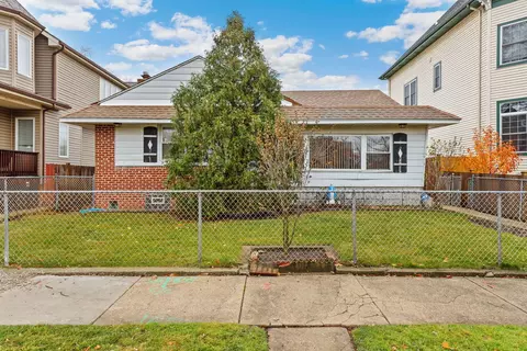 3715 N Panama Ave, Chicago, IL 60634