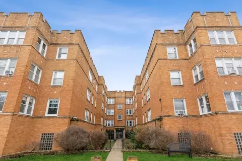 4421 N Whipple St #2B, Chicago, IL 60625