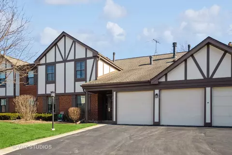 213 Scarsdale Ct #D2, Schaumburg, IL 60193