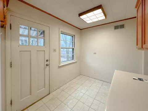 1473 E Walnut Ave, Des Plaines, IL 60016 photo 5