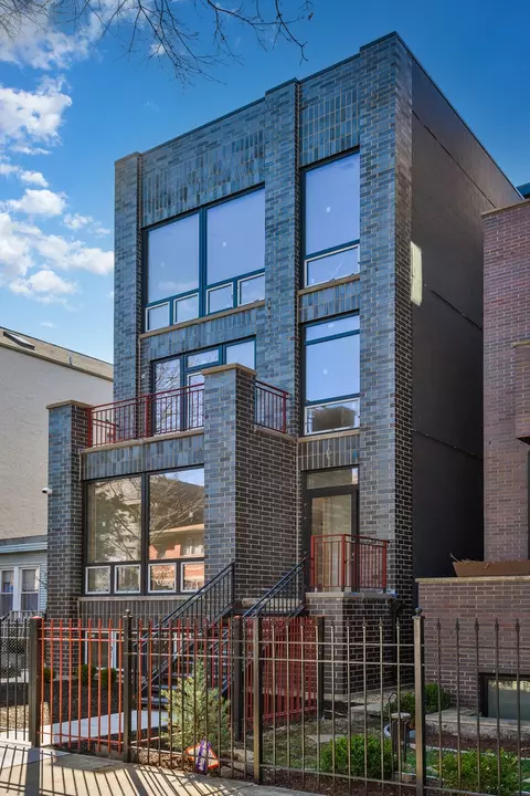 934 N Winchester Ave #2, Chicago, IL 60622