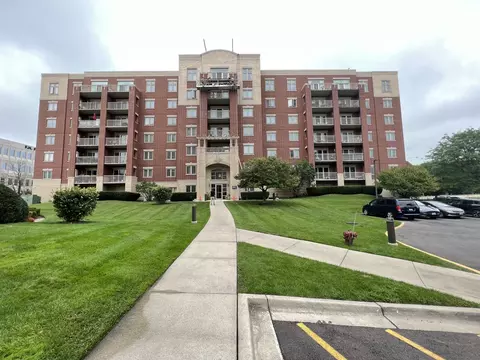 8747 W Bryn Mawr Ave #404, Chicago, IL 60631