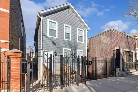 976 W 19th St, Chicago, IL 60608