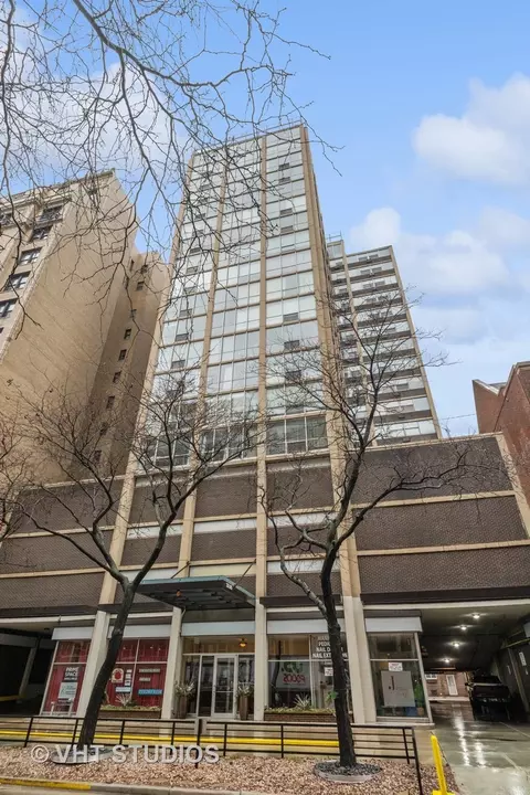 3110 N Sheridan Rd #1104, Chicago, IL 60657
